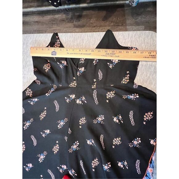 Express handkerchief dress, size medium - Picture 7 of 7